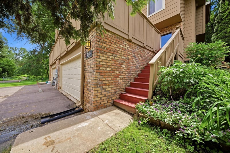 2103 Marquis Rd, Golden Valley, MN 55427