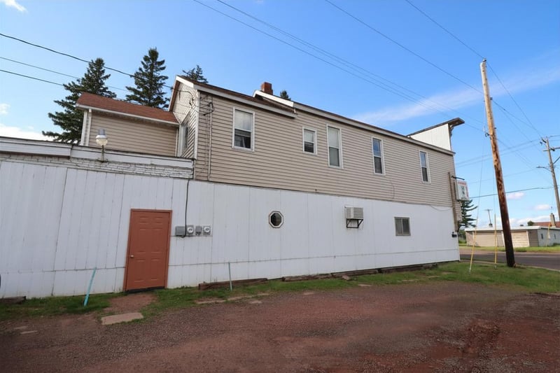 1222 Lake Shore Dr E, Ashland, WI 54806