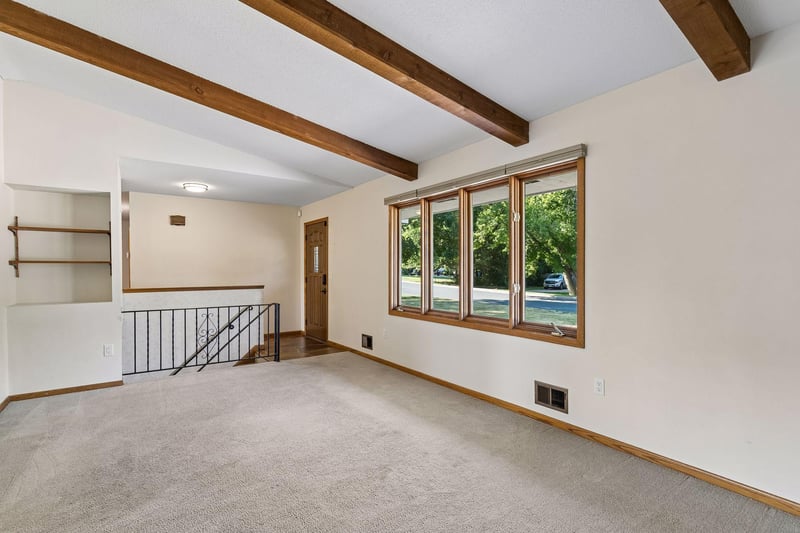 401 Mission Rd W, Bloomington, MN 55420