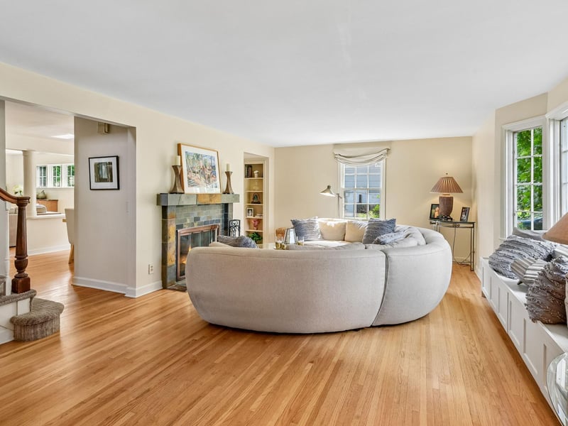 5220 Maddox Ln, Edina, MN 55436