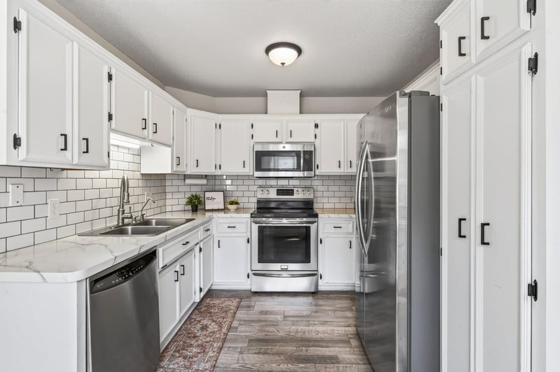 14332 Glenda Dr, Apple Valley, MN 55124