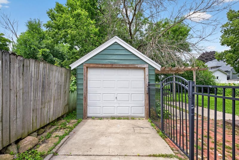 103 12th Ave SE, Rochester, MN 55904