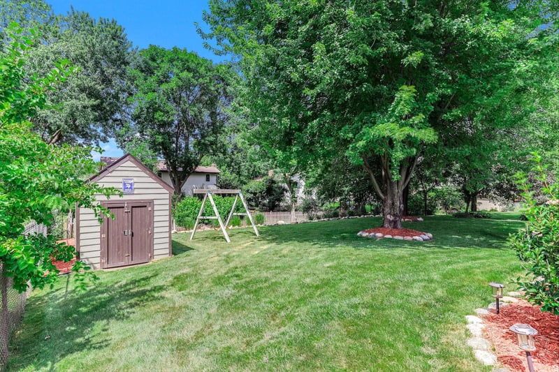 4261 Dunrovin Ln, Eagan, MN 55123