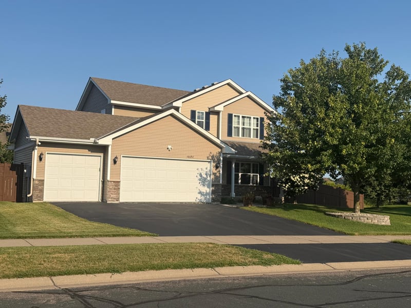 16692 Dodd Ln, Lakeville, MN 55044