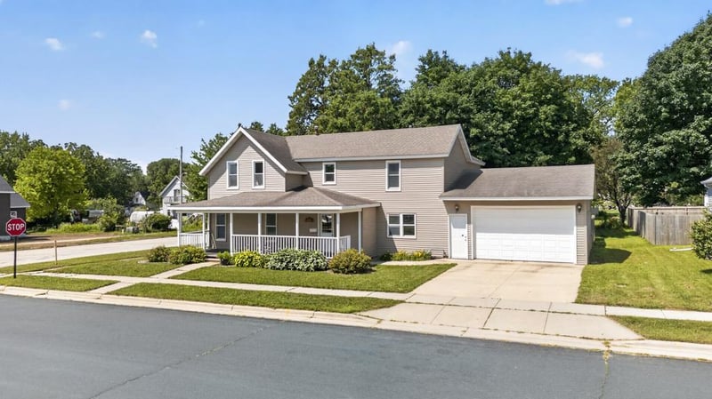 112 S Hudson Ave, Spring Valley, MN 55975