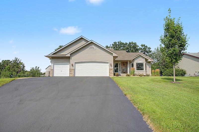 15235 Yellow Pine St NW, Andover, MN 55304