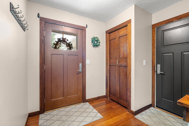 2040 Greenwood Dr, Owatonna, MN 55060
