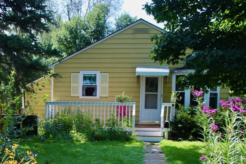 319 W Douglas Ave, Fergus Falls, MN 56537