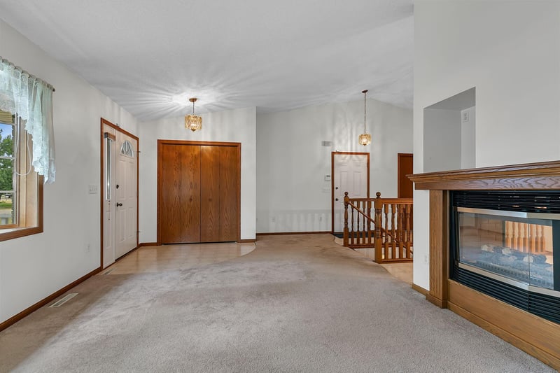 343 Pondview Ln, Saint Joseph, MN 56374