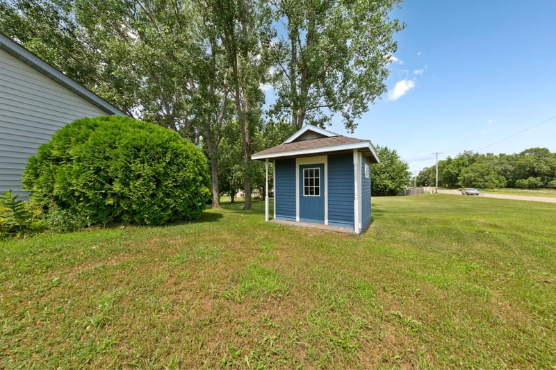 2206 W Hill St, Faribault, MN 55021