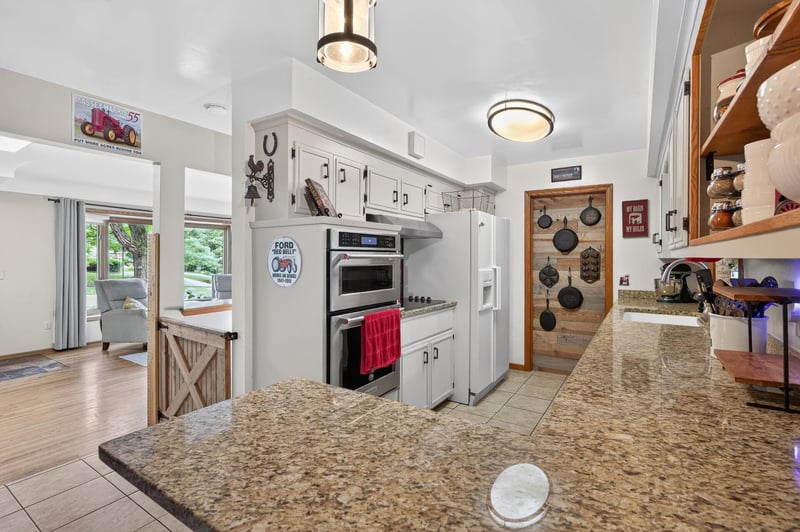 14905 Orchard Dr, Burnsville, MN 55306