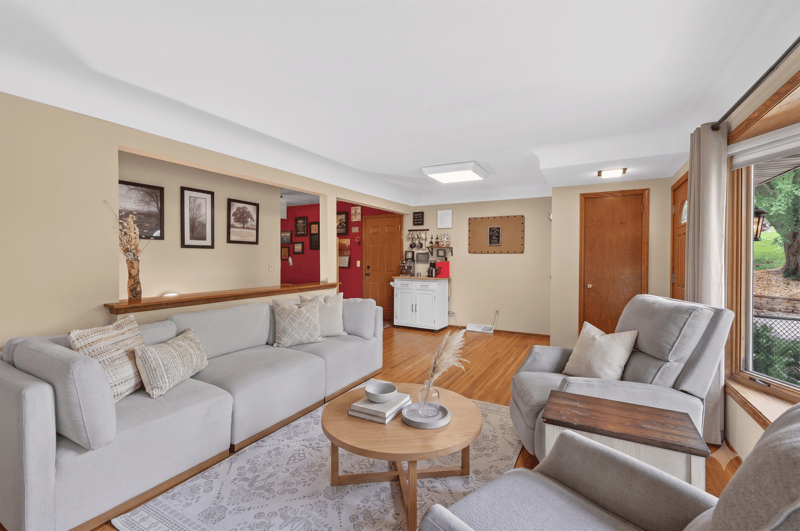 14905 Orchard Dr, Burnsville, MN 55306