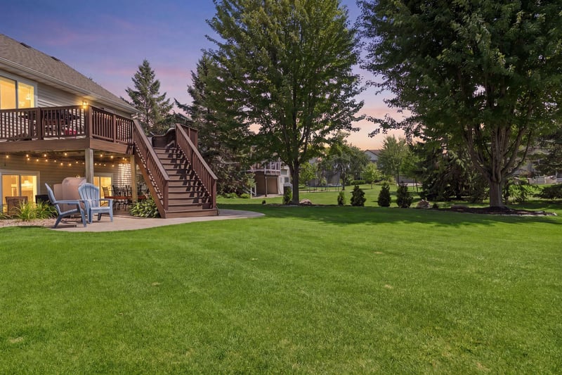 9065 Woodland Dr, Minnetrista, MN 55375