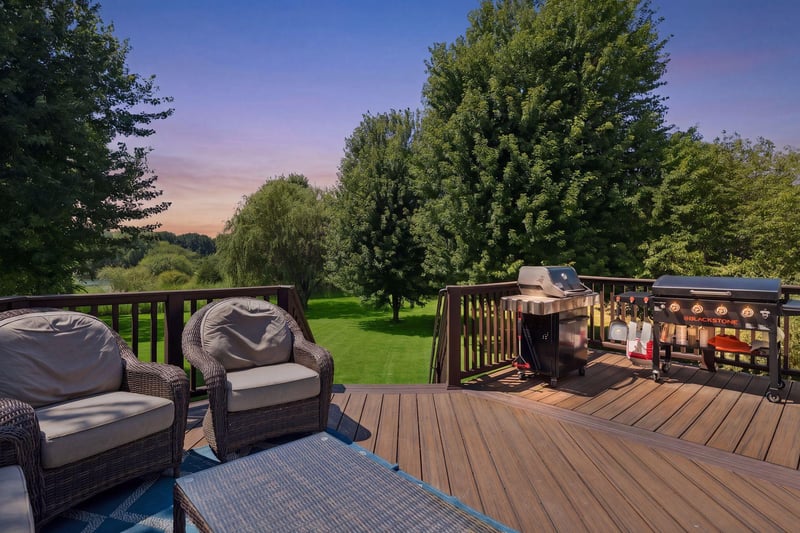 9065 Woodland Dr, Minnetrista, MN 55375