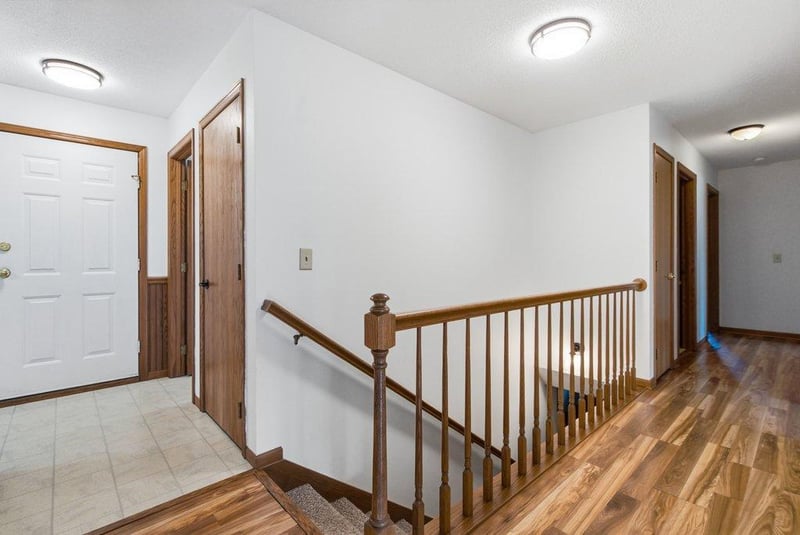 1930 Meadow Ln, Eau Claire, WI 54701