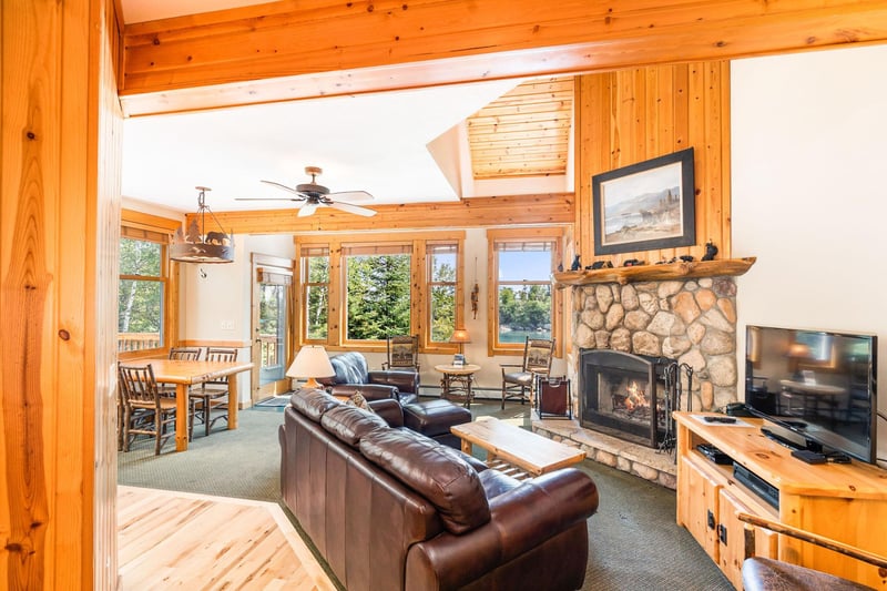 4576 Cove Side Cottages #410, Beaver Bay, MN 55616