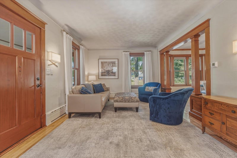 2279 8th St, White Bear Lake, MN 55110