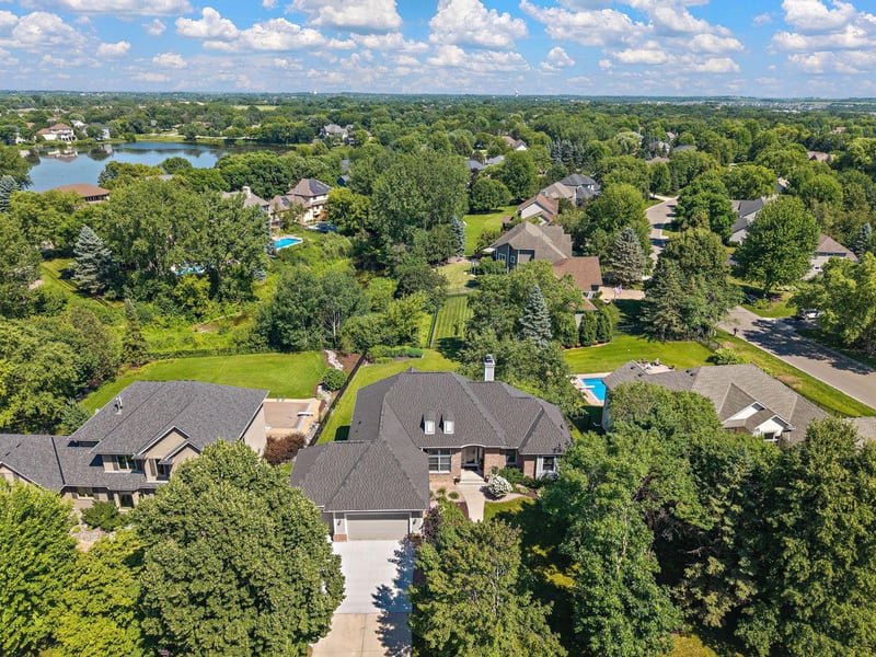 8072 Enclave Cir, Woodbury, MN 55125