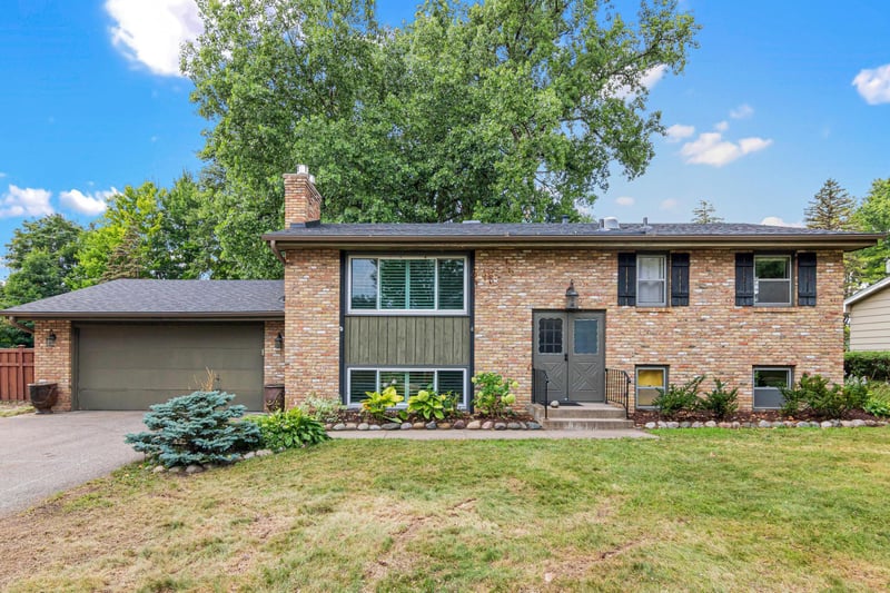 5616 Highwood Dr, Edina, MN 55436