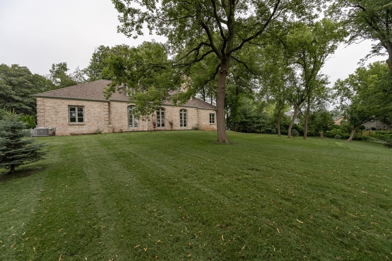 910 Folwell Dr SW, Rochester, MN 55902