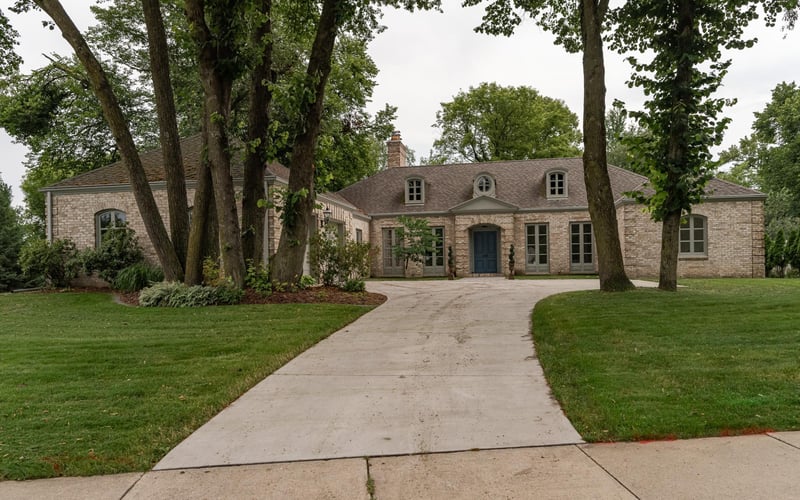 910 Folwell Dr SW, Rochester, MN 55902