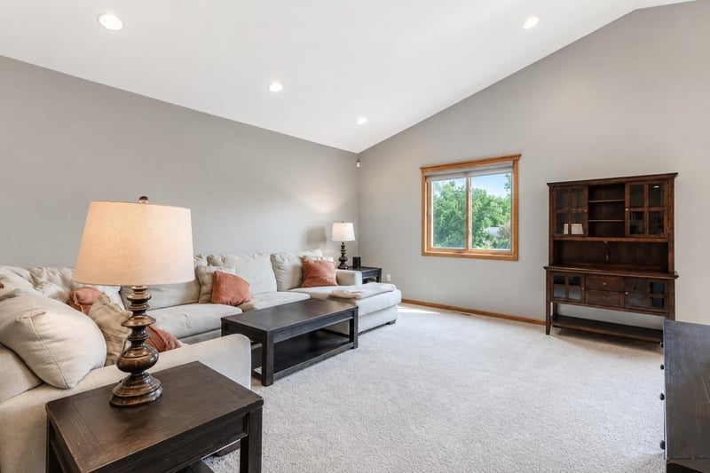 109 Cougar Dr, Mankato, MN 56001