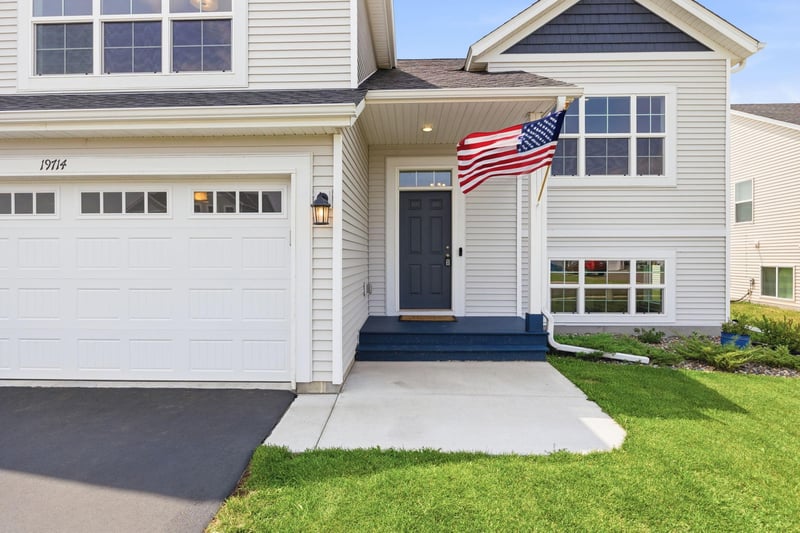 19714 English Ave N, Forest Lake, MN 55025