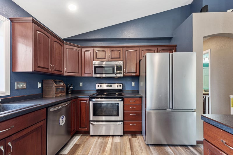 895 Lee St NE, Owatonna, MN 55060
