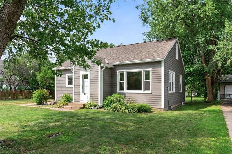 307 E 4th St, Monticello, MN 55362