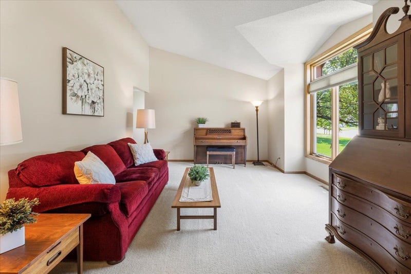 11273 N Eagle Lake Blvd, Maple Grove, MN 55369