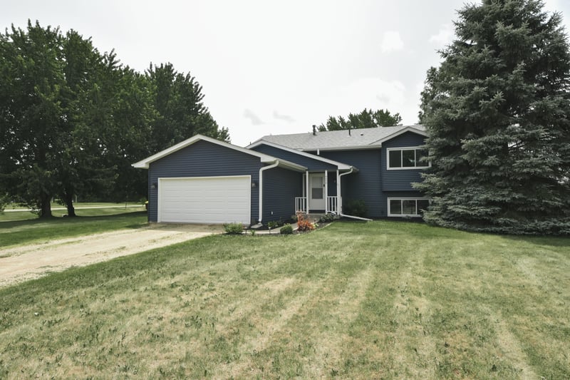 4498 200th St E, Farmington, MN 55024