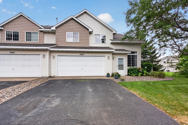 2507 Yellowstone Dr #89, Hastings, MN 55033