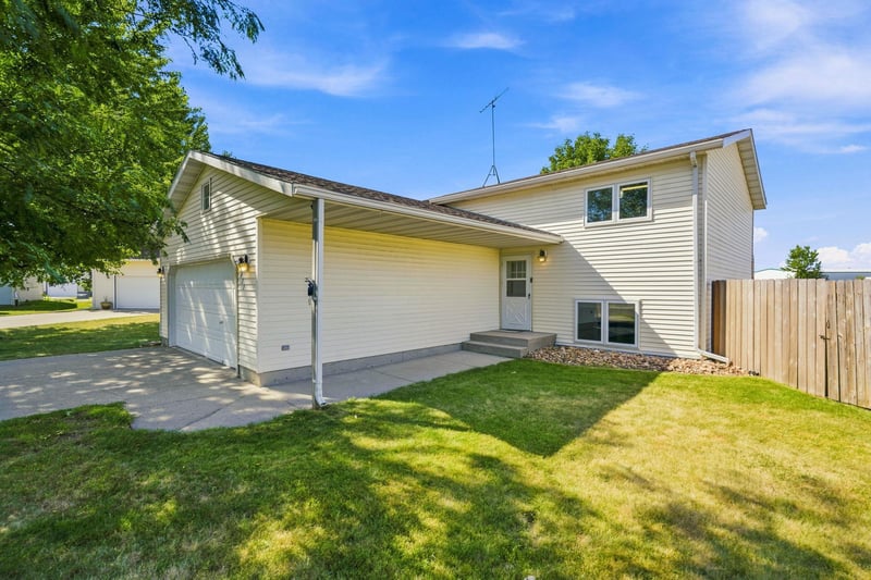 411 Np Ct, Breckenridge, MN 56520