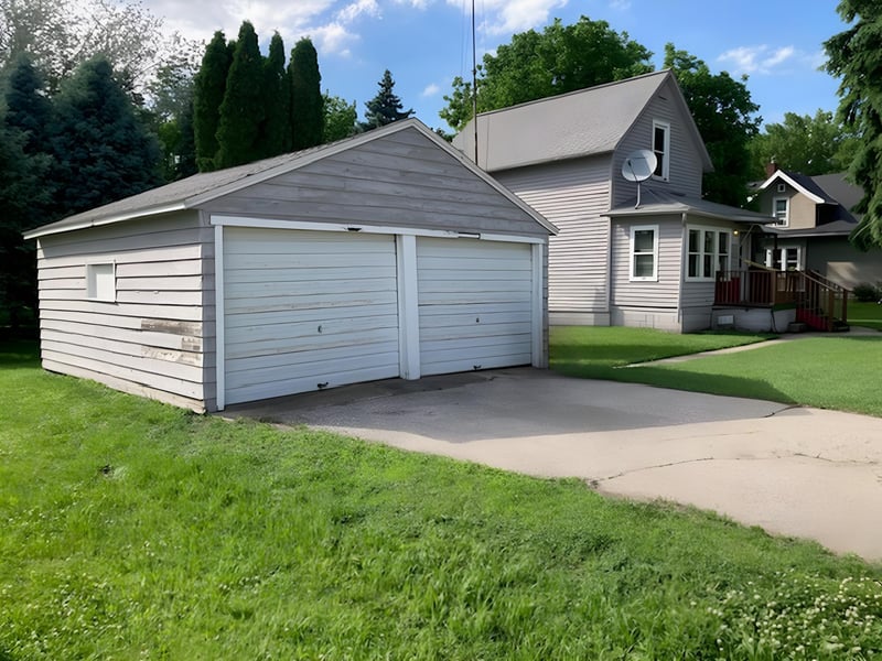 214 2nd St NW, Pennock, MN 56279