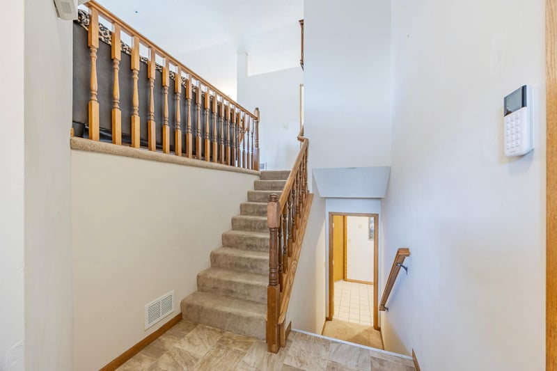 3665 James Ct, Hastings, MN 55033