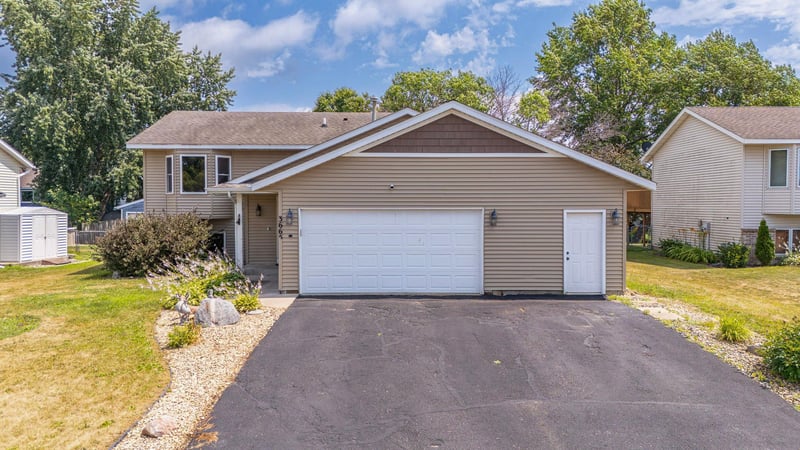 3665 James Ct, Hastings, MN 55033