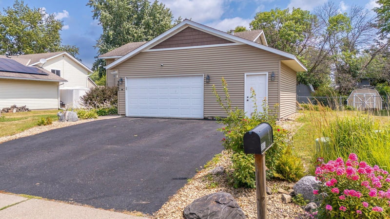 3665 James Ct, Hastings, MN 55033