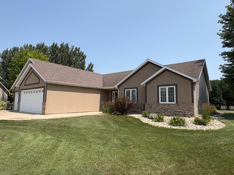 1949 51st Ave N, Moorhead, MN 56560