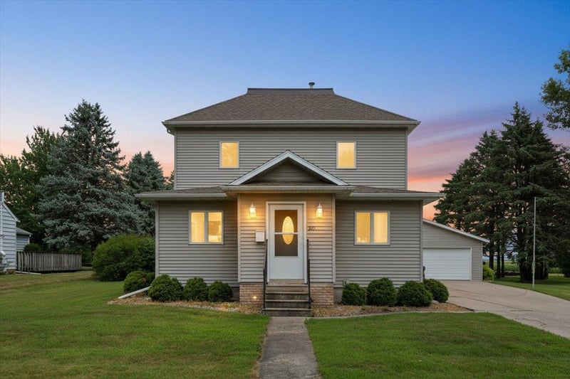 320 North St E, Amboy, MN 56010