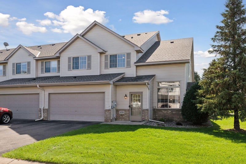 16790 Embers Ave, Farmington, MN 55024