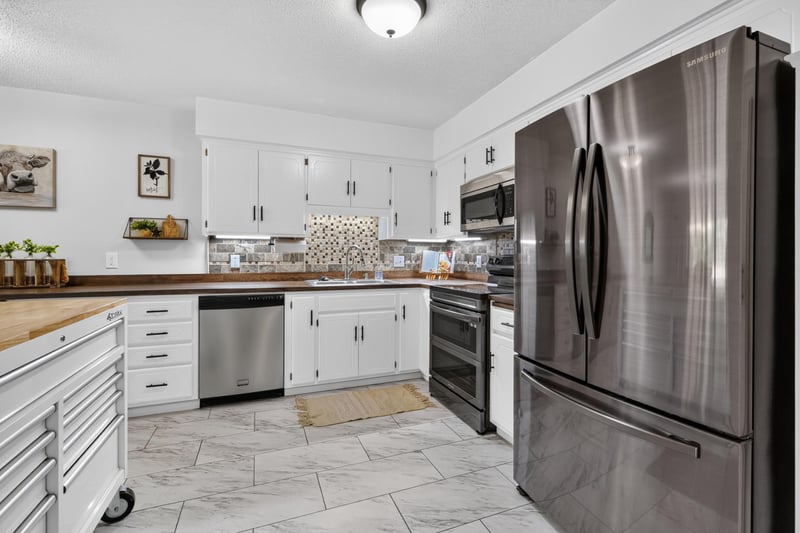 13315 Morgan Ave S, Burnsville, MN 55337