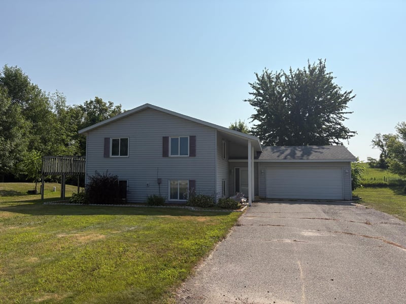 19900 Sunny Ln, Starbuck, MN 56381