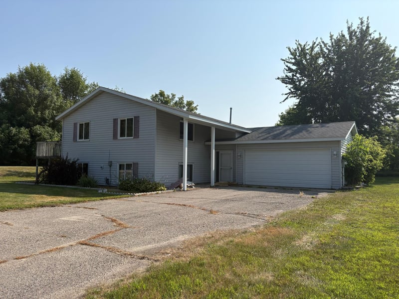 19900 Sunny Ln, Starbuck, MN 56381