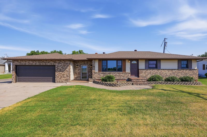 6378 10th St SW, Glyndon, MN 56547