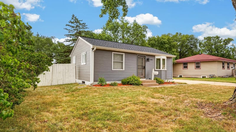 9041 Portland Ave S, Bloomington, MN 55420