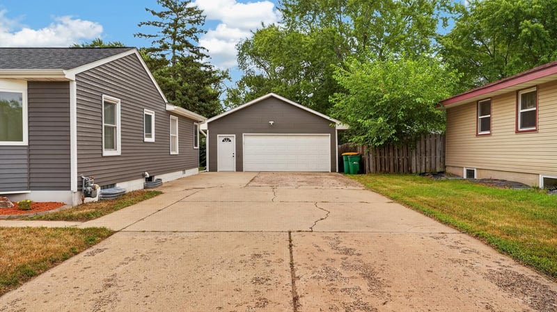9041 Portland Ave S, Bloomington, MN 55420