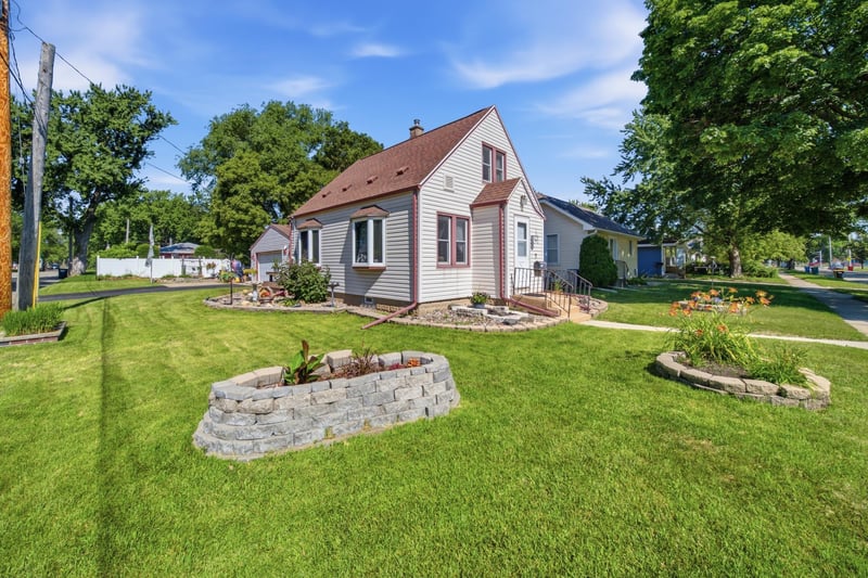 1253 8th Ave SE, Rochester, MN 55904
