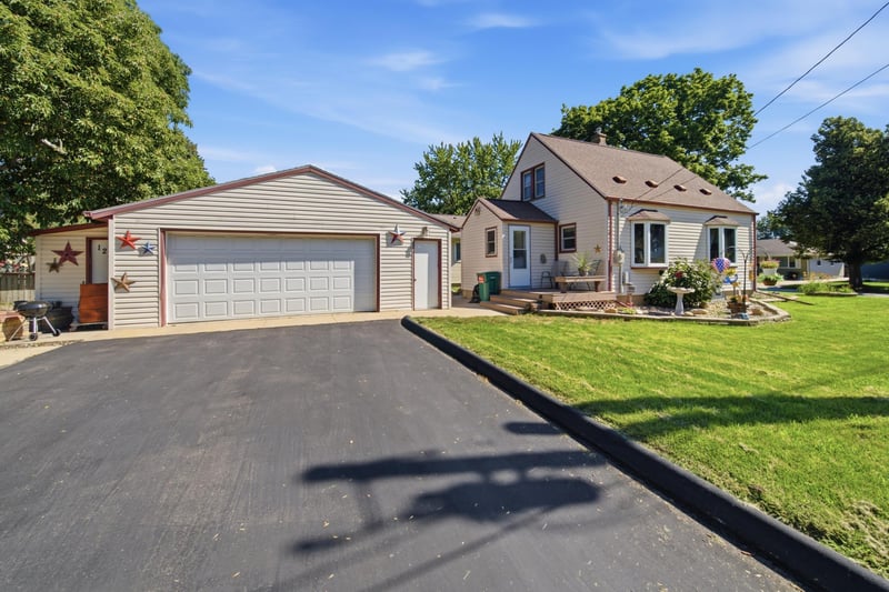1253 8th Ave SE, Rochester, MN 55904