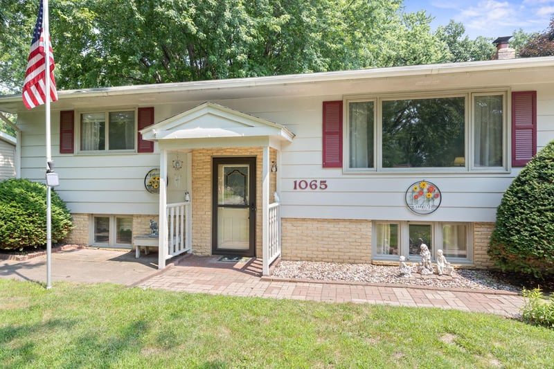 1065 Sherwood St SE, Hutchinson, MN 55350