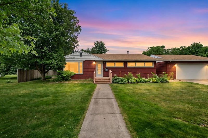 703 28th St, Cloquet, MN 55720